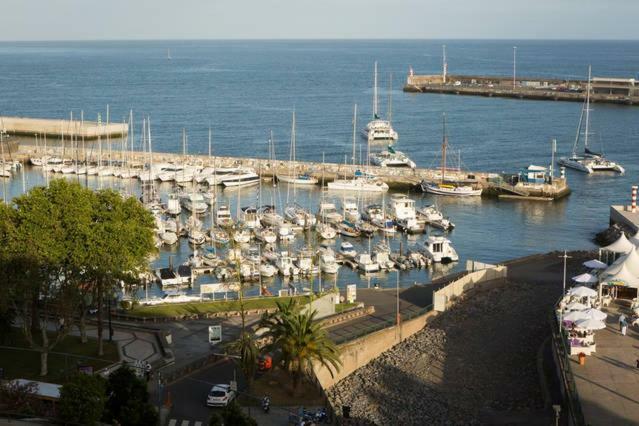 פונשל Apartment W Stunning View - Marina - Free Parking & Ac מראה חיצוני תמונה